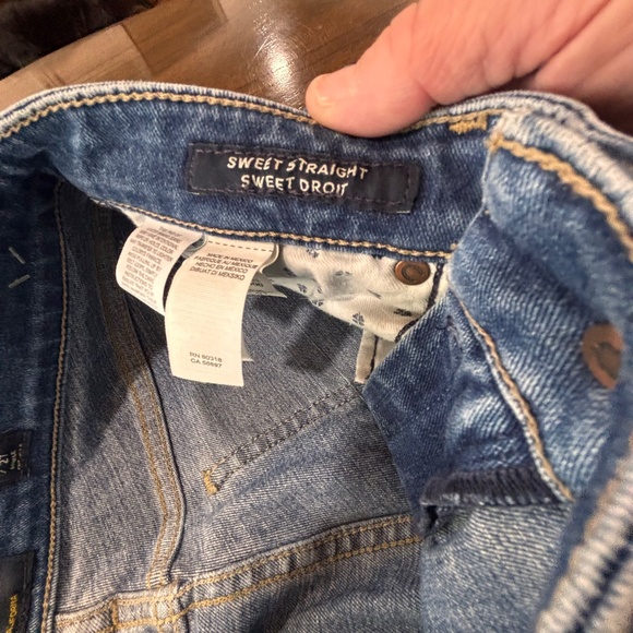Two pair of Lucky Brand sweet straight jeans both  4/27 (ankle) - Picture 7 of 12